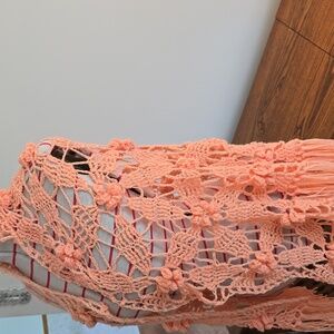 Beautiful 1970s Vintage Hand Crocheted Shawl in Peach / Coral​
